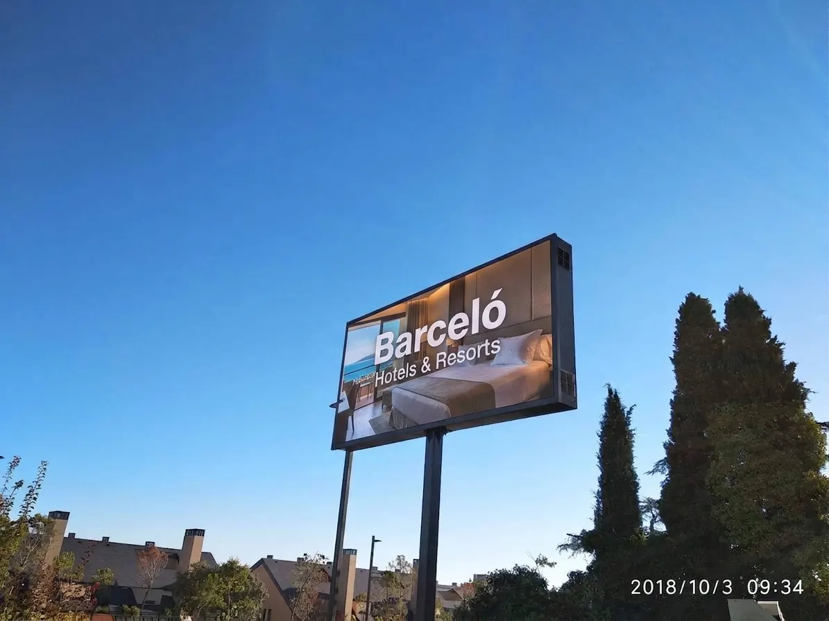 LED monopole at a Barceló hotel