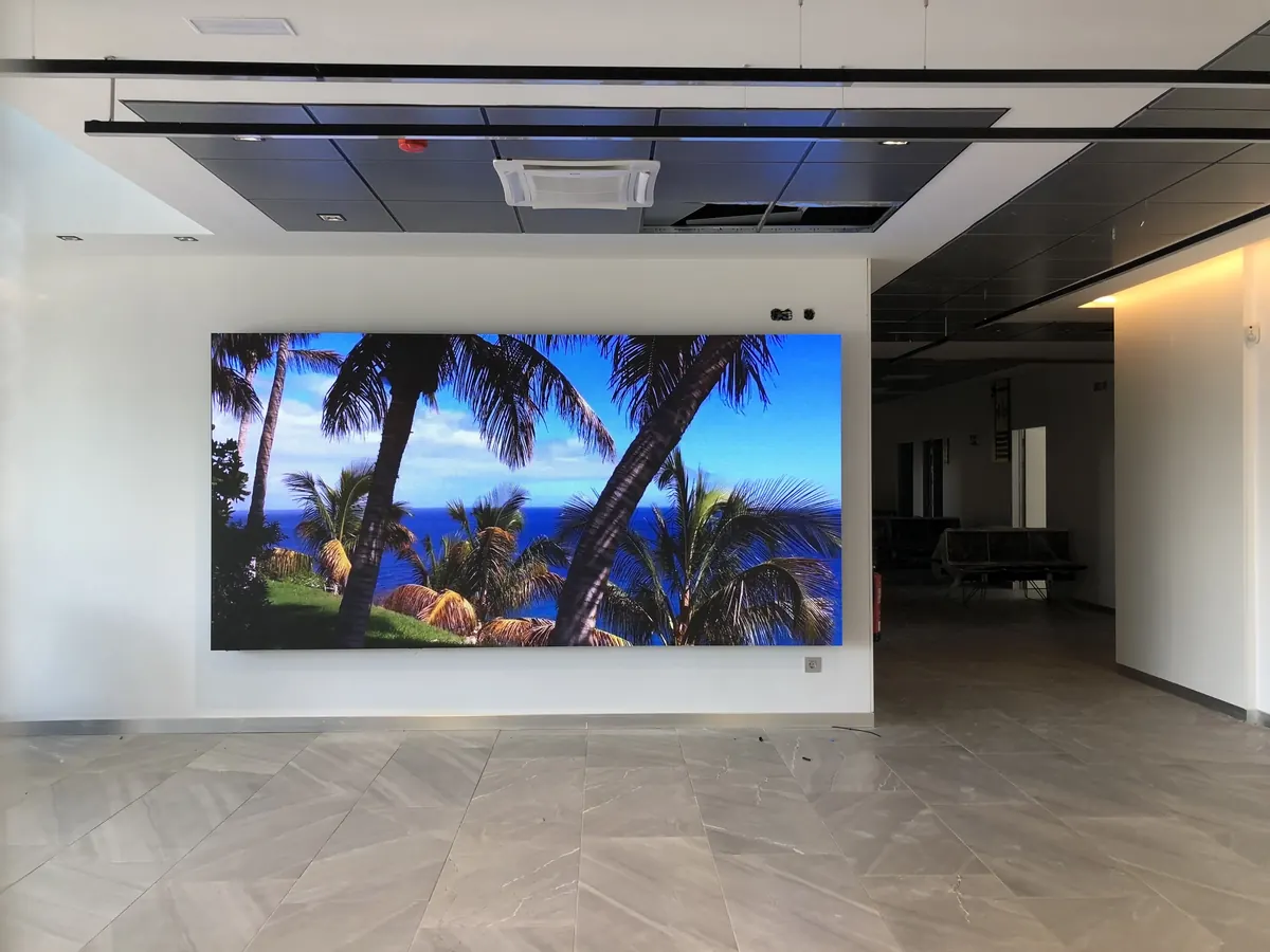 Fine-pitch LED screen in an open-plan room