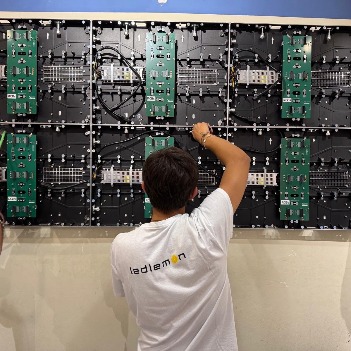 Nueva instalación LED en El Ganso – Madrid
