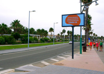 Installation of outdoor LED screens in La Pineda