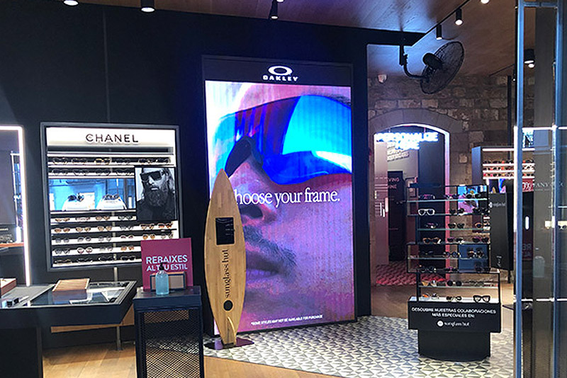 Indoor led displays for shops