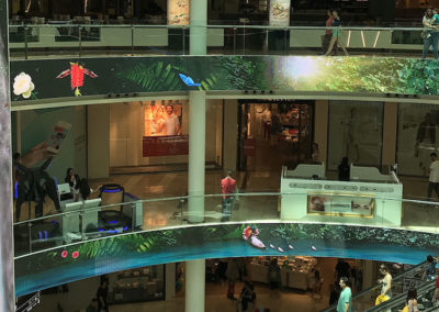 pantallas led curvas para centros comerciales