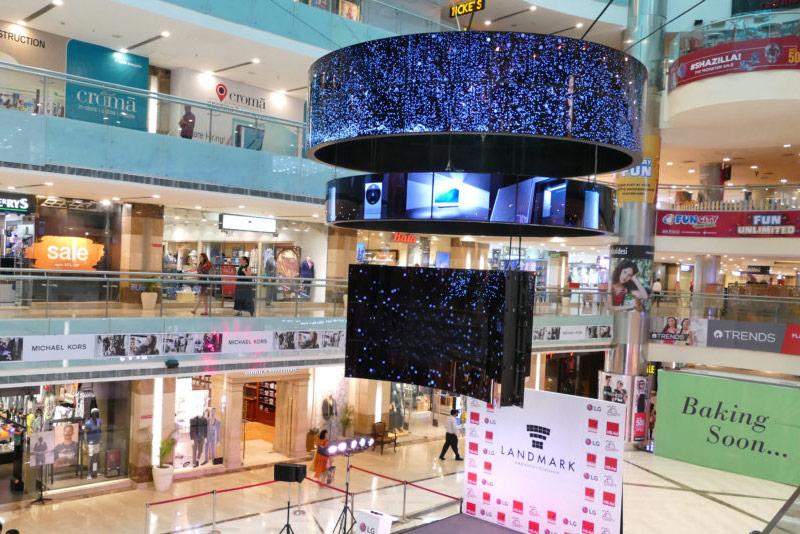 Curved led screen for shopping malls