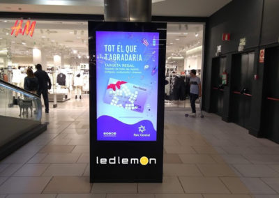 Led screens for shopping centers